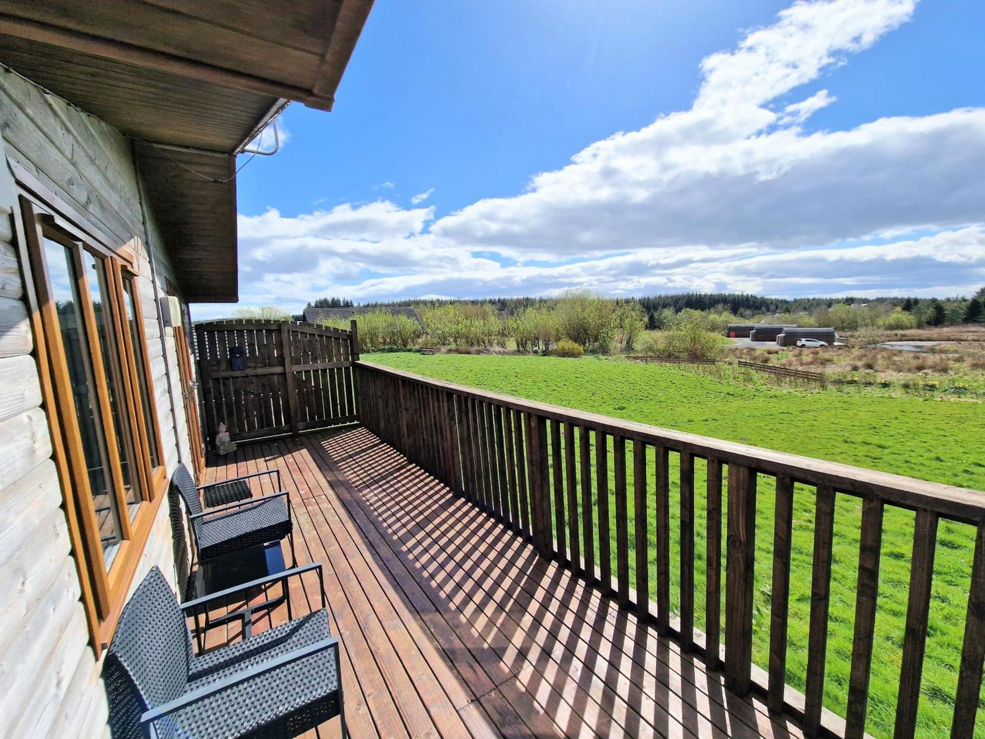 Villa Lomond 4 With Private Hot Tub - Fife - Loch Leven - Lomond Hills Kelty Exterior foto